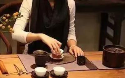 三才蓋碗的正確拿法，三才蓋碗抓碗法圖解