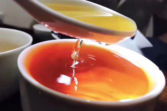 女人喝肉桂紅茶有什么好處，肉桂加紅茶的功效與作用