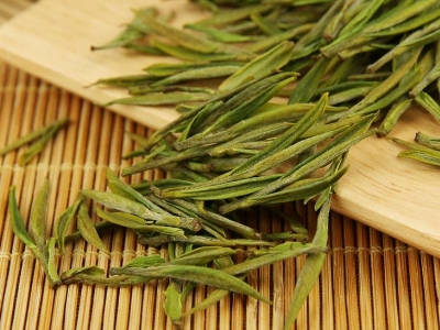 安吉白茶的功效與作用，簡單概括安吉<a href=http://www.pnhxqw.com/fenlei/baicha/ target=_blank class=infotextkey>白茶功效</a>