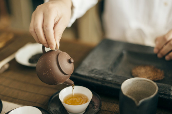 女人喝茶要行扣茶禮嗎，叩茶禮女士能用嗎？