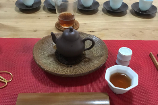 肉桂可以用紫砂壺沖泡嗎，紫砂壺能泡武夷巖茶肉桂用嗎？