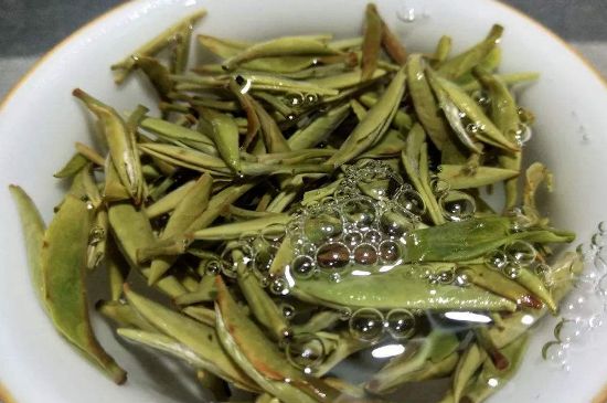 老茶和新茶哪個好，老茶好喝還是新茶好喝