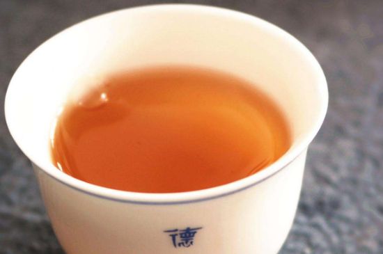 老茶和新茶哪個好，老茶好喝還是新茶好喝