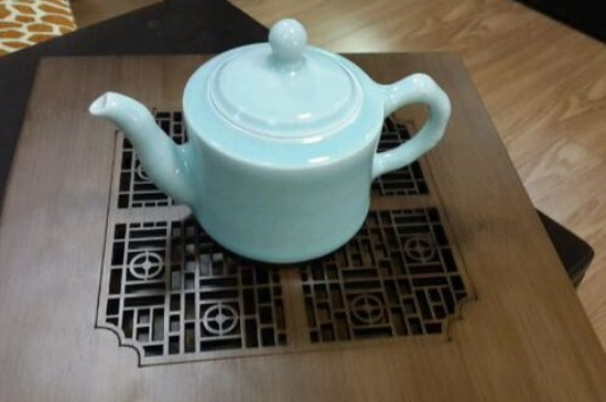 瓷壺適合泡什么茶，瓷器茶具喝什么茶好