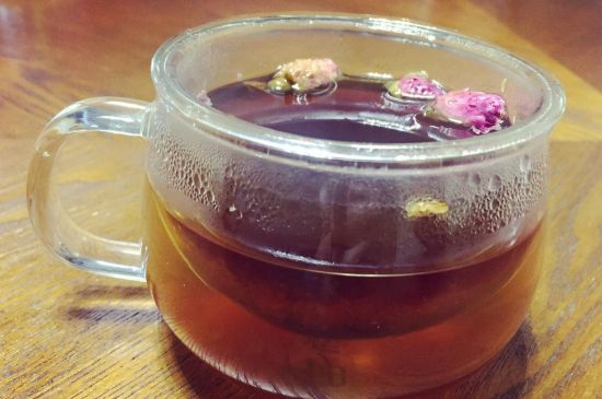 喝玫瑰花茶能祛斑嗎，玫瑰花茶有祛斑的功效嗎？