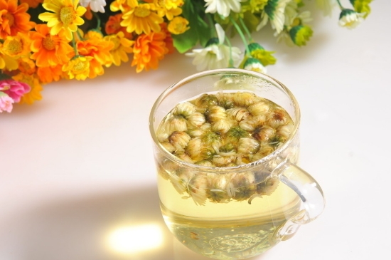 喝菊花茶有什么效果，女人長期喝菊花茶好嗎？