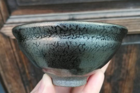 怎么鑒別建盞化學(xué)釉，真假建盞的對比與辨別