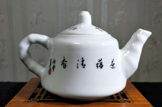 瓷壺適合泡什么茶，瓷器茶具喝什么茶好