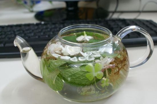 茉莉泡水禁忌，茉莉干花泡水的功效與禁忌