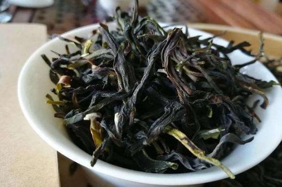 鴨屎香單叢雪片茶的特點(diǎn)，鳳凰雪片茶有什么特點(diǎn)？