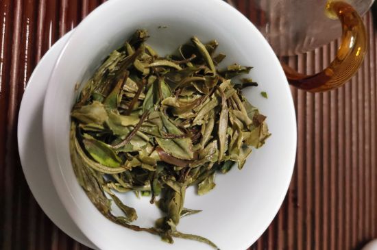 7年壽眉和2年白牡丹哪個(gè)好，老白茶壽眉與白牡丹的口感區(qū)別