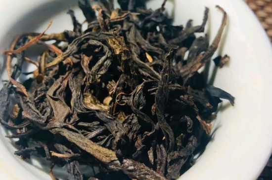 長(zhǎng)期喝巖茶會(huì)上火嗎？巖茶這樣喝了容易上火！