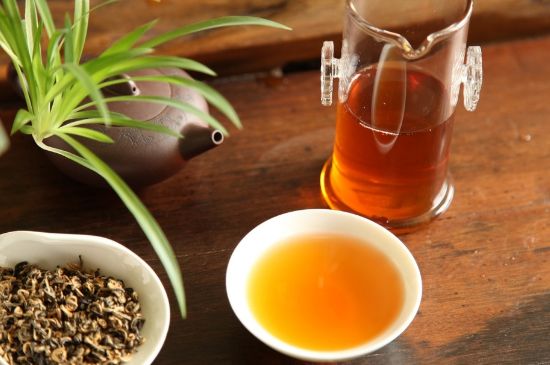 飯后多長時間喝六堡茶最好，六堡茶一天喝多少