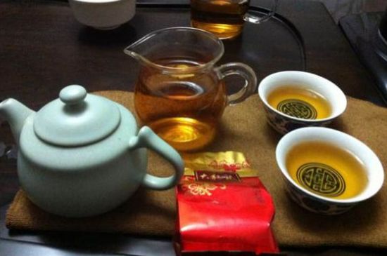 肉桂茶和大紅袍哪個貴，武夷山肉桂與大紅袍的價格比較