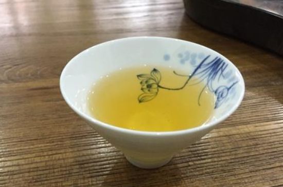 鴨屎香單叢雪片茶的特點(diǎn)，鳳凰雪片茶有什么特點(diǎn)？