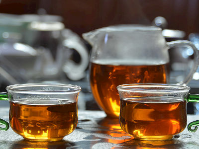 紅茶和綠茶的區(qū)別，常喝紅茶好還是綠茶好？