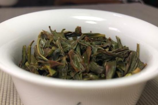 蜜蘭香和鴨屎香區(qū)別，鳳凰單樅鴨屎香vs蜜蘭香圖片對(duì)比