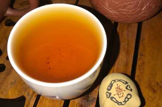 正山小種適合女人喝嗎，女人經常喝正山小種茶好嗎