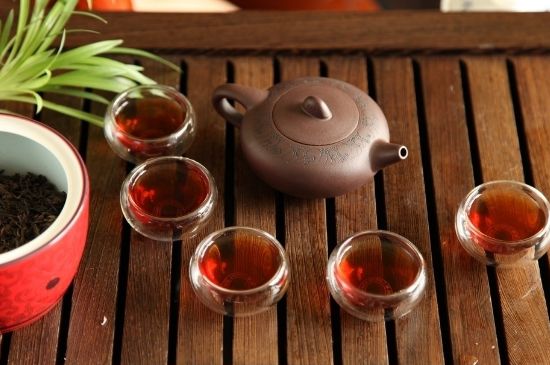 飯后多長時間喝六堡茶最好，六堡茶一天喝多少