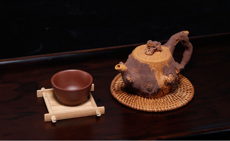 仿木外皮紫砂壺，創(chuàng)意木樁手工雕刻紫砂壺